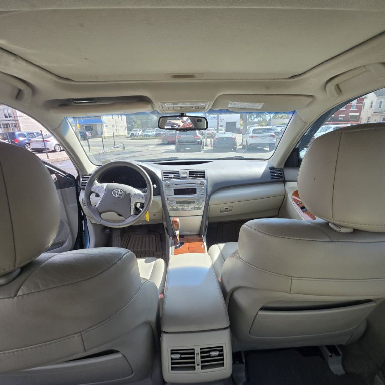 2011 Toyota Camry Image 16