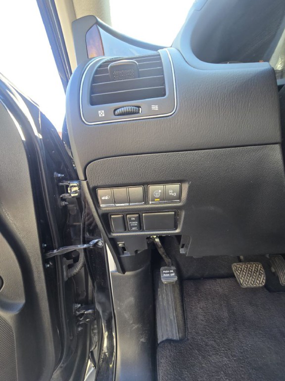 2015 INFINITI QX80 Image 8