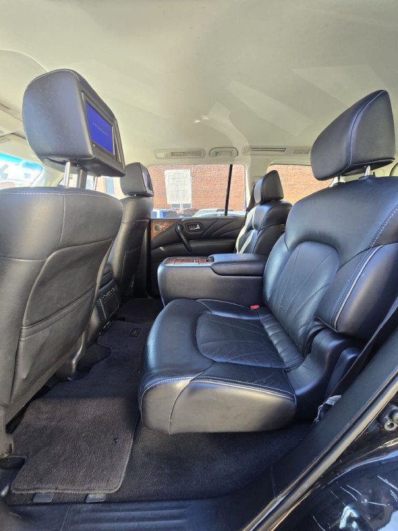2015 INFINITI QX80 Image 12