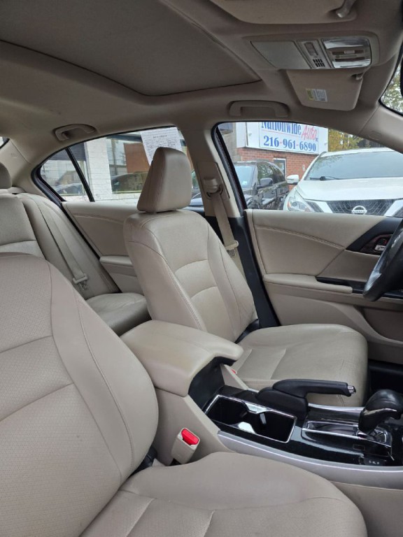 2016 Honda Accord Image 11