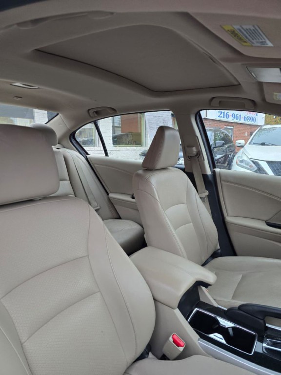 2016 Honda Accord Image 12