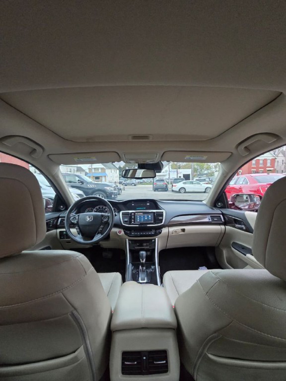 2016 Honda Accord Image 13