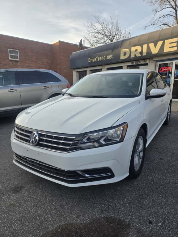 2018 Volkswagen Passat Image 3