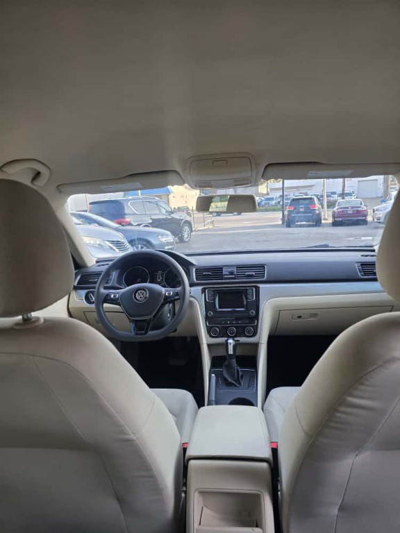 2018 Volkswagen Passat Image 12