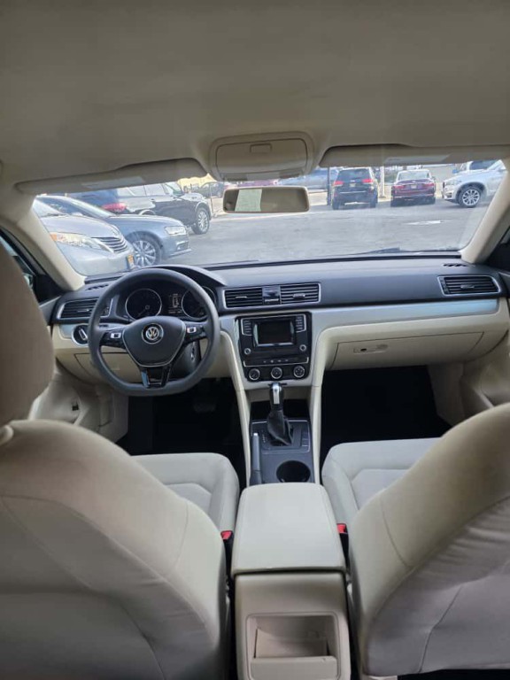 2018 Volkswagen Passat Image 14