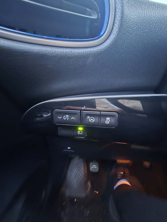 2016 Toyota Prius Image 8