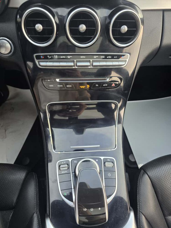 2015 Mercedes-Benz C-Class Image 9