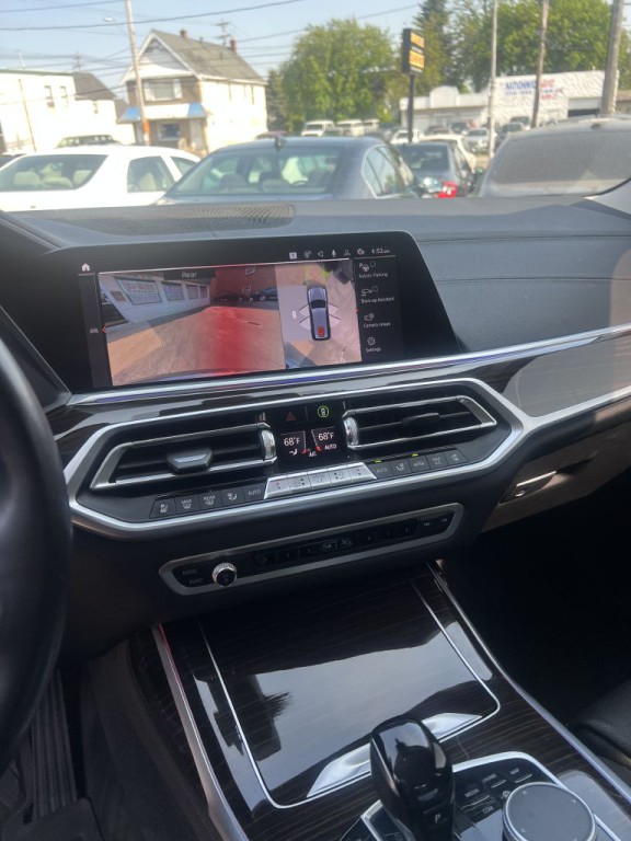 2019 BMW X7 Image 12