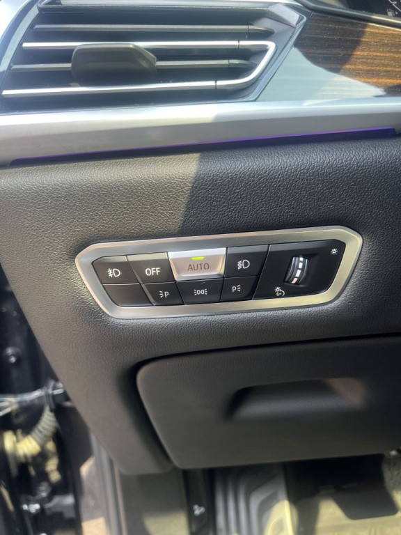 2019 BMW X7 Image 17