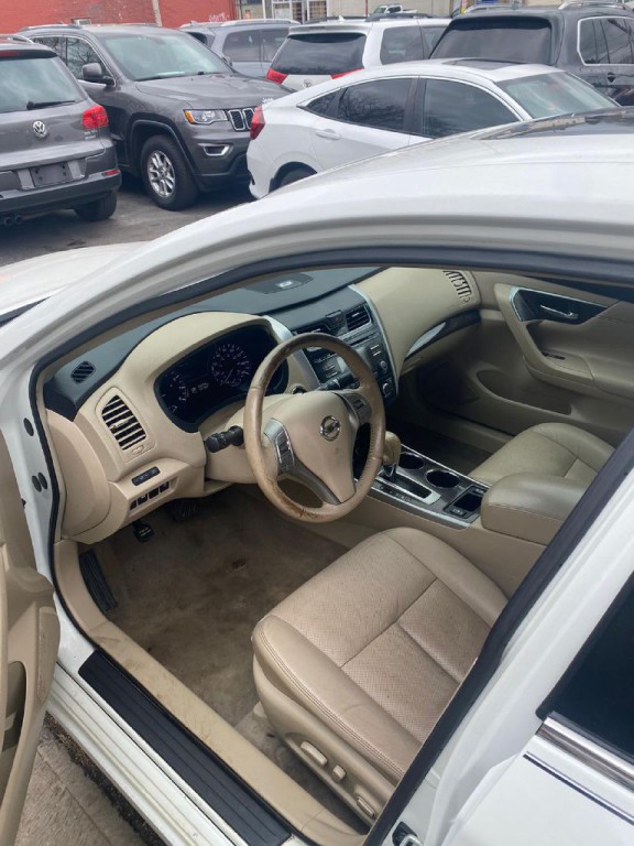 2013 Nissan Altima Image 10