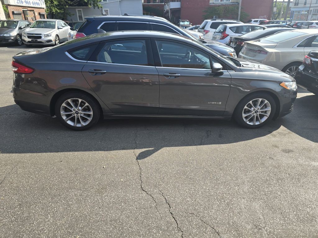 2019 Ford Fusion Image 1