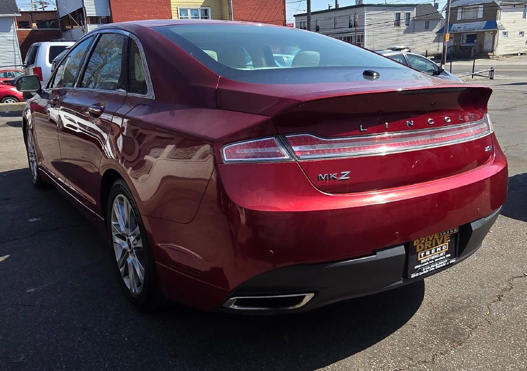2014 Lincoln MKZ Image 2