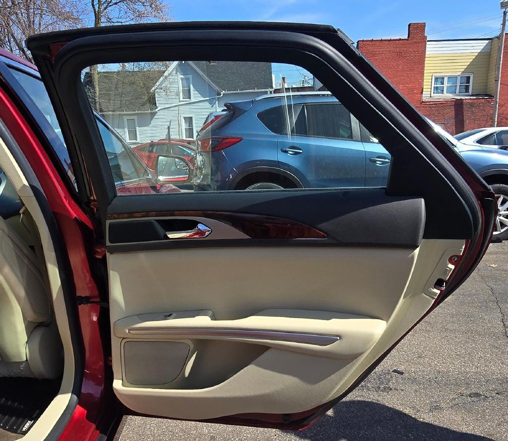 2014 Lincoln MKZ Image 8