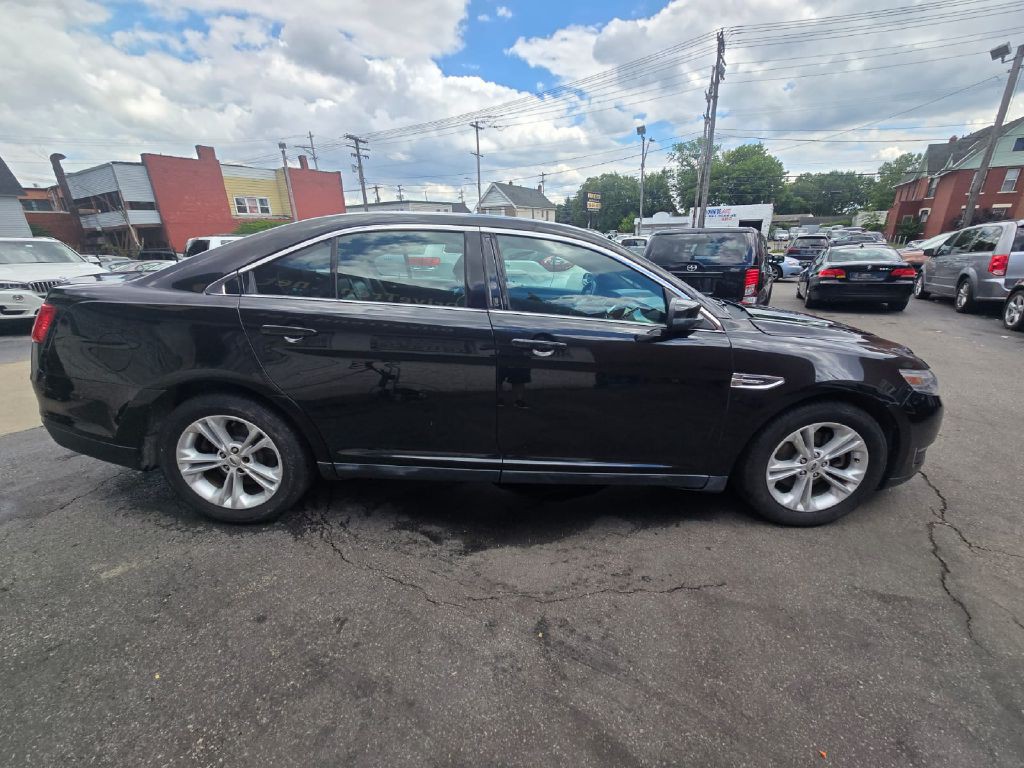 2013 Ford Taurus Image 2