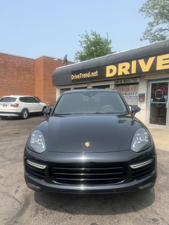 2016 Porsche Cayenne Image 2