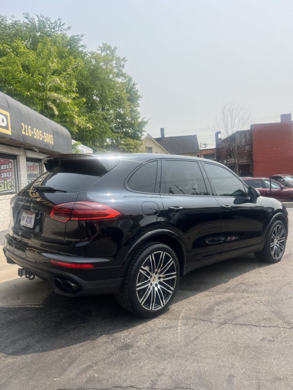 2016 Porsche Cayenne Image 8