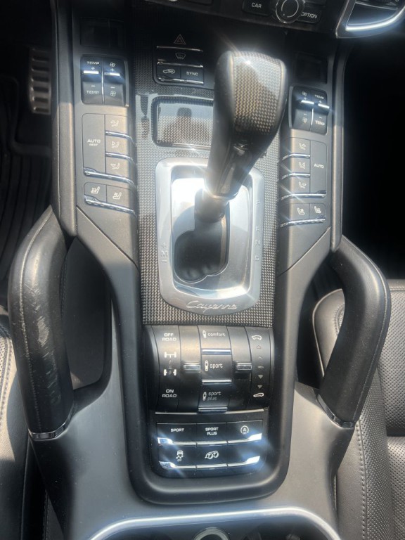 2016 Porsche Cayenne Image 15