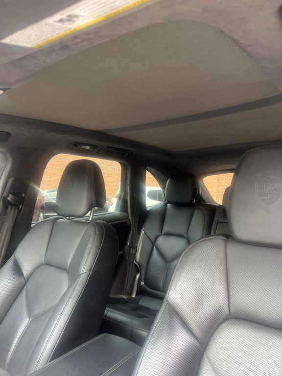 2016 Porsche Cayenne Image 18