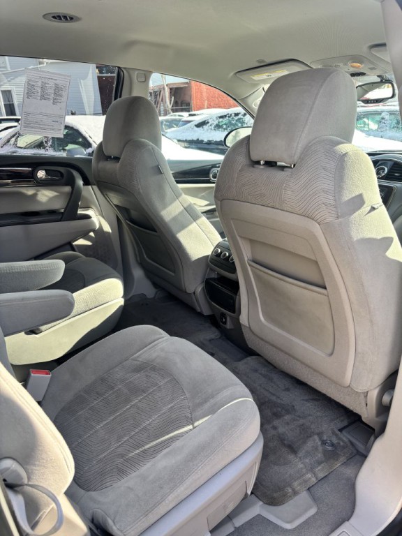 2017 Buick Enclave Image 8