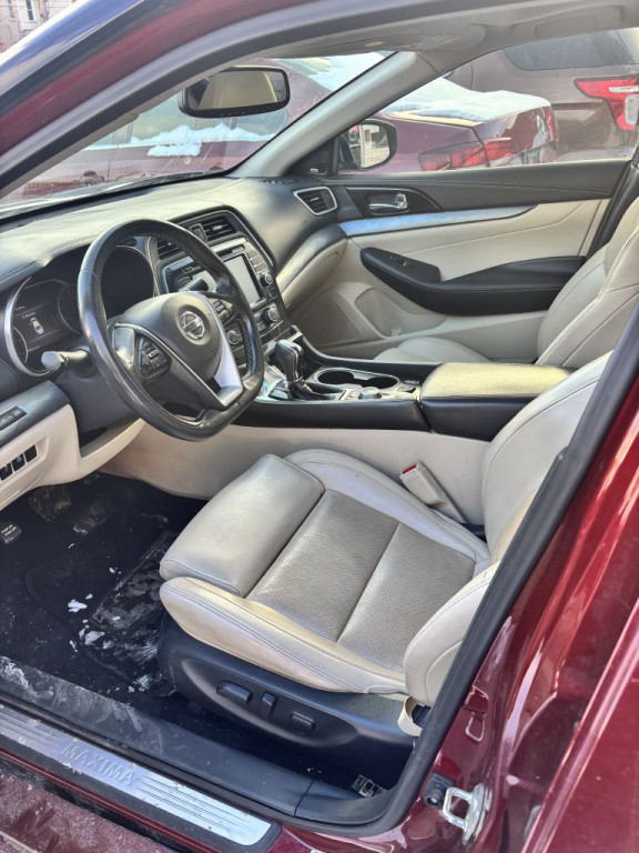2017 Nissan Maxima Image 9