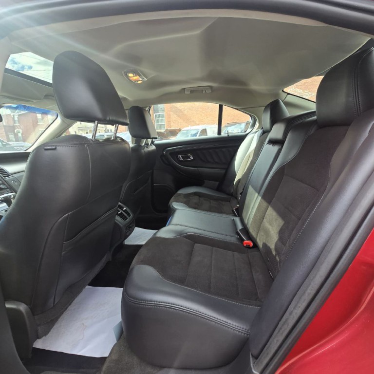 2012 Ford Taurus Image 10