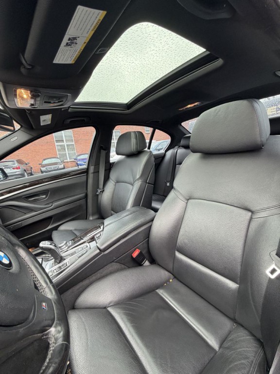 2012 BMW 5 Series Image 5