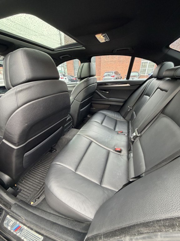 2012 BMW 5 Series Image 6