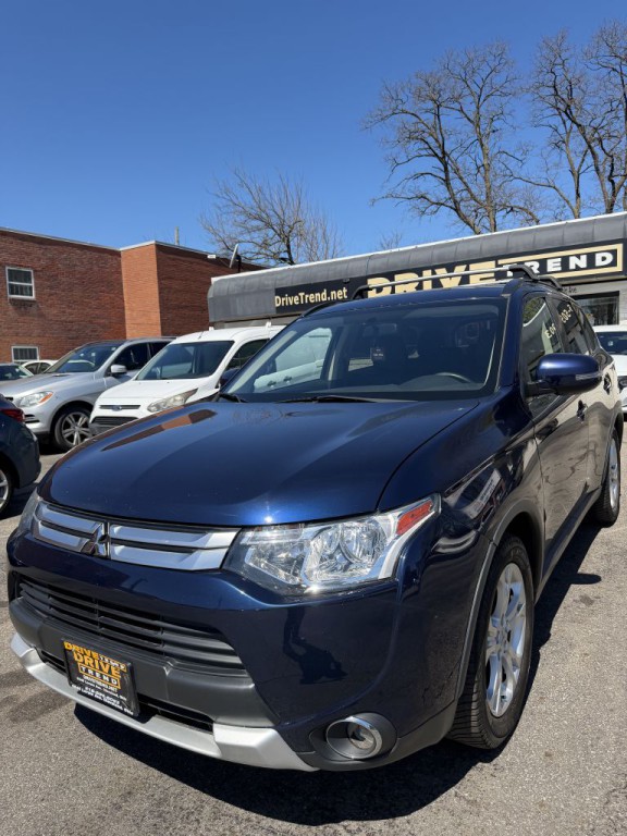 2015 Mitsubishi Outlander Image 1