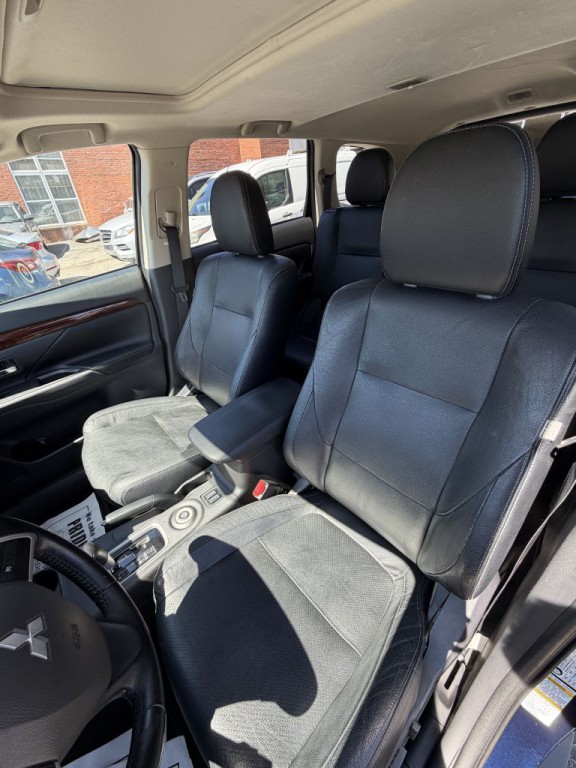 2015 Mitsubishi Outlander Image 5