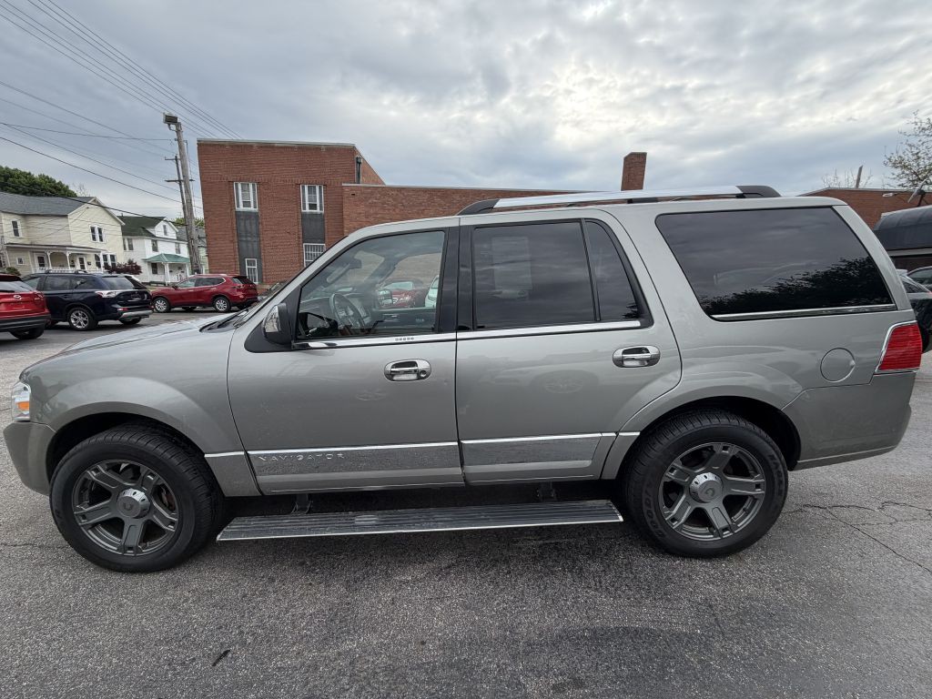 2008 Lincoln Navigator Image 3