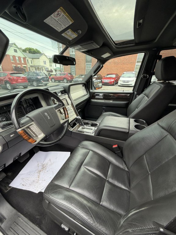 2008 Lincoln Navigator Image 4