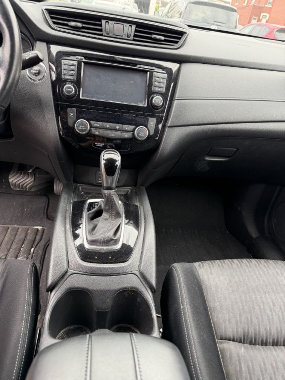 2017 Nissan Rogue Image 9
