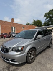 Image for 2014 Chrysler Town & Country S ID: 7568147