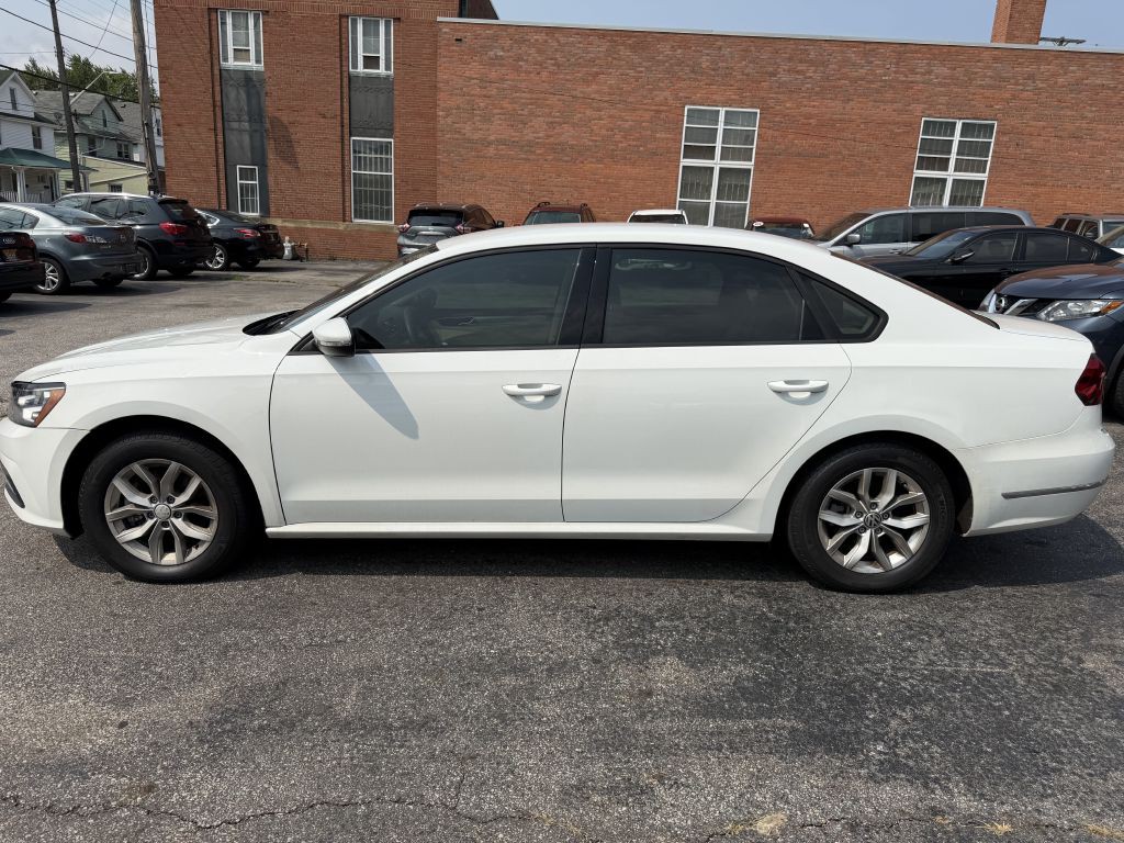 2018 Volkswagen Passat Image 3