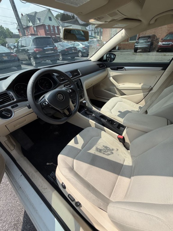 2018 Volkswagen Passat Image 4
