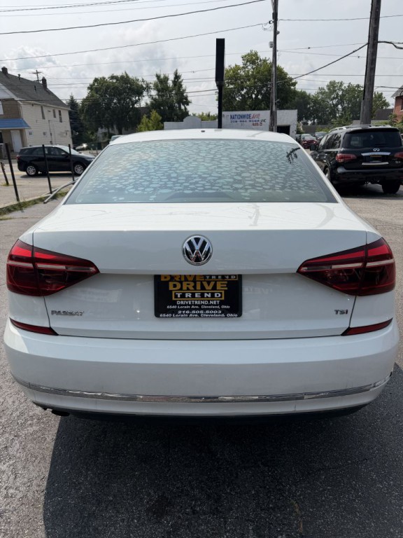 2018 Volkswagen Passat Image 7