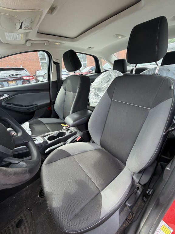 2012 Ford Focus Image 5