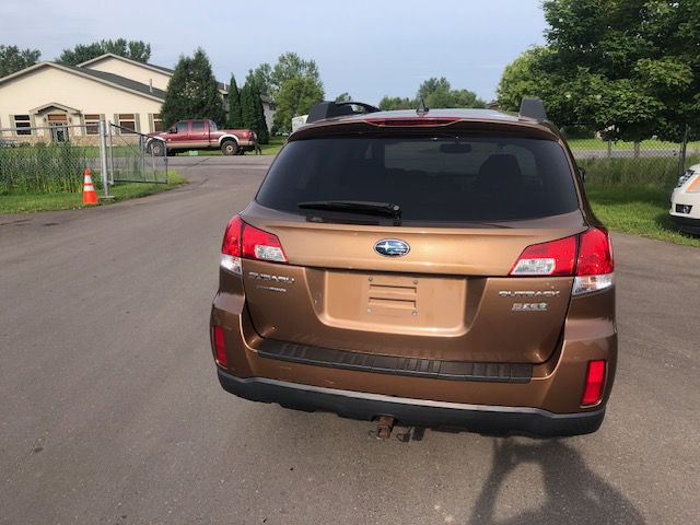2012 Subaru Outback Image 2