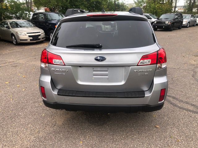 2011 Subaru Outback Image 2