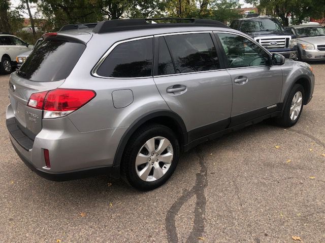2011 Subaru Outback Image 3
