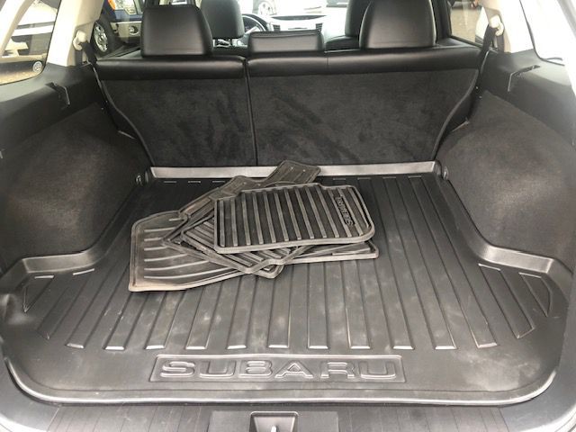 2011 Subaru Outback Image 6