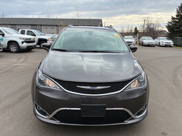 2017 Chrysler Pacifica Image 7