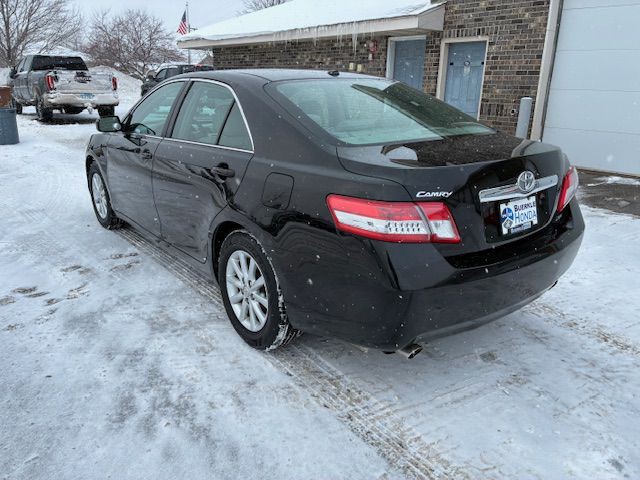 2011 Toyota Camry Image 2