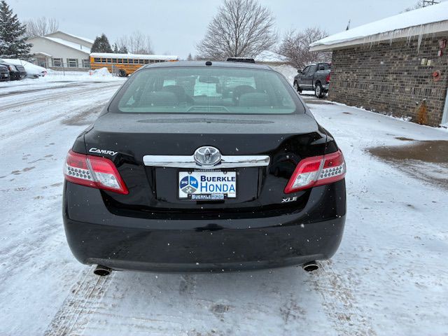 2011 Toyota Camry Image 3