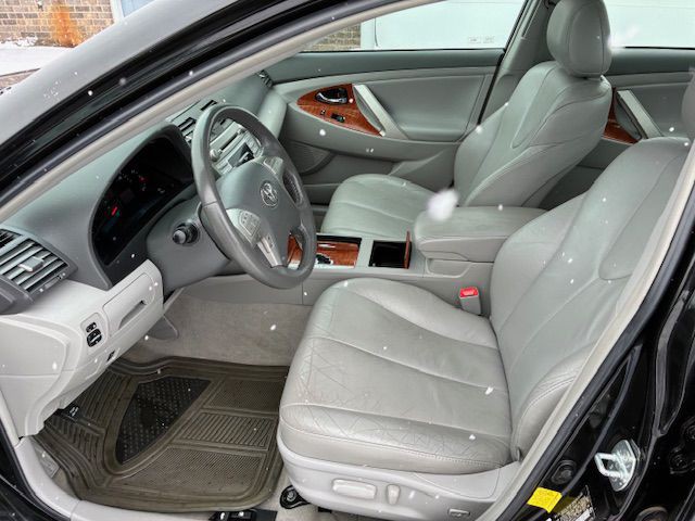 2011 Toyota Camry Image 9