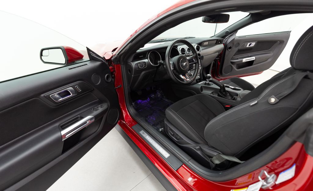 2020 Ford Mustang Image 26