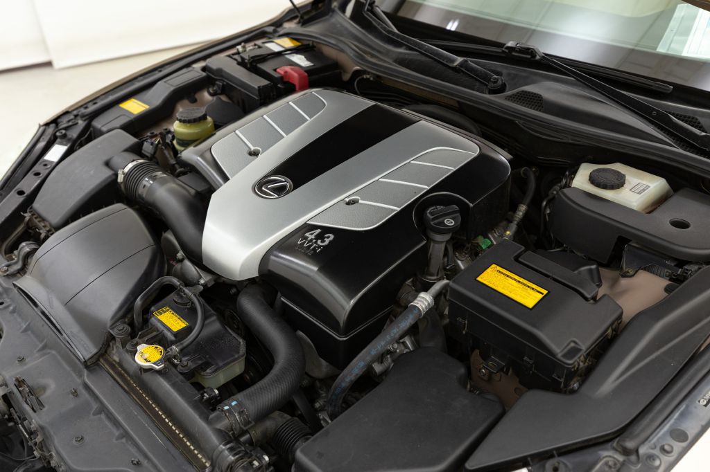 2005 Lexus SC Image 25