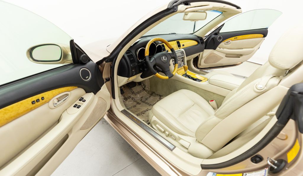 2005 Lexus SC Image 26