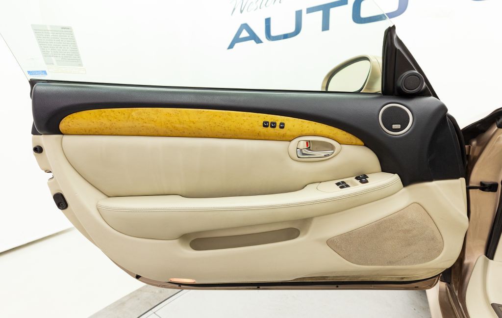 2005 Lexus SC Image 27