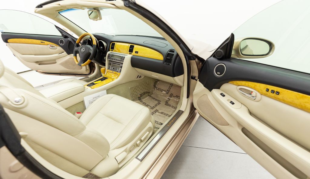 2005 Lexus SC Image 30